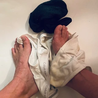 Mr.Strokey-Undies, Feet, Dirty Talk