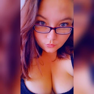 🍑 DeeDee 🍑