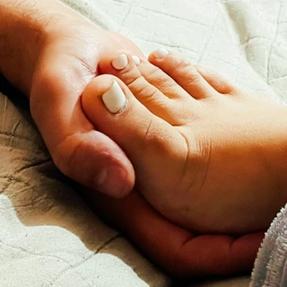 Munea’s feet
