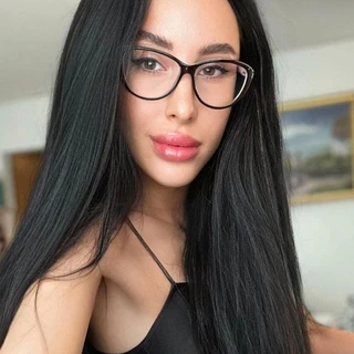 Mia Fox