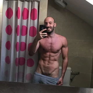 NakedGamer