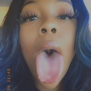 Thegirlwiththehugetittys