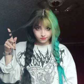 Selena⛓️
