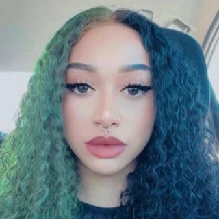 👽