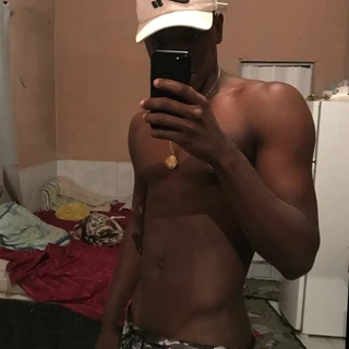 Henrique preto 🤤🥰