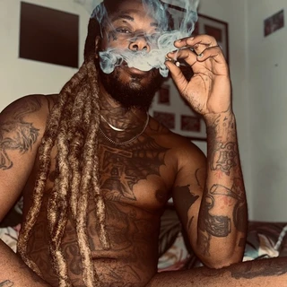 NakedNStoned