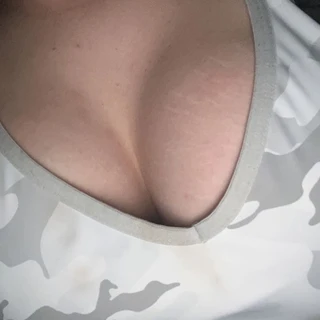 pretty tits XL🥵💦