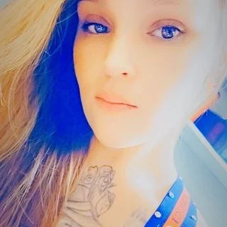 Nicole 🤑🤑