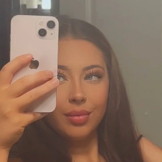 Nicole 💋