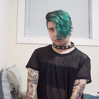 Weston (he/they)