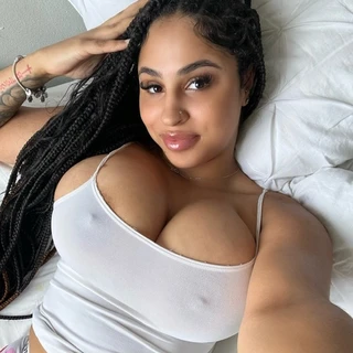 Nikki 🍒 100% Natural