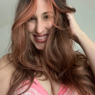 Nicole Amber
