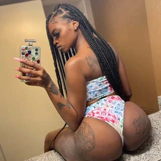 Slime thick with a phat Click💦😻