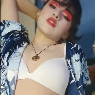 Nina😈