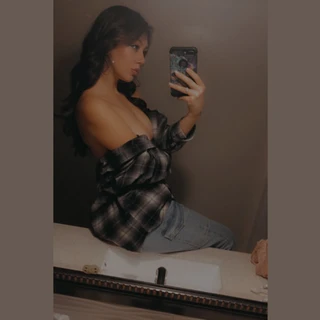 Nishia_Summerlynn 🌺