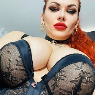 Mistress Nora Marinelli