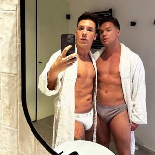2NUDEBOYS