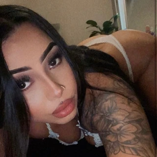 Alyssa De La 🌹
