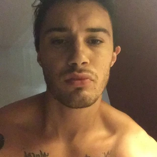 😈