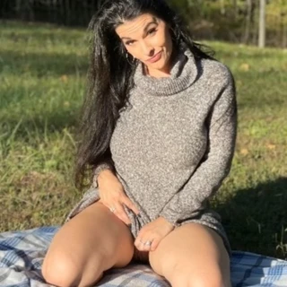 Beauty with booty and 36 DDD 😱😱😱