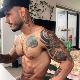 Julian Gio