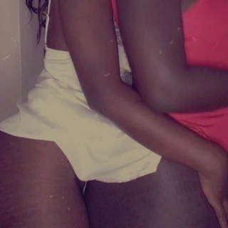 2 black babes (& OLD white lover)