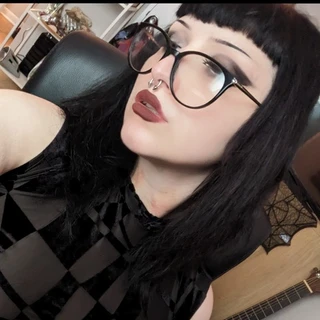 .·:*¨ ✘𝔐𝔬𝔪𝔪𝔶✘ ¨*:·.