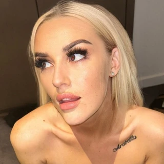 BLONDE BARBIE/ PAIGE