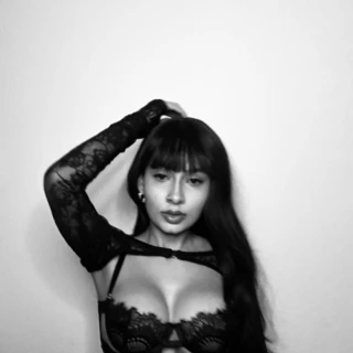 Paula Adan 🖤