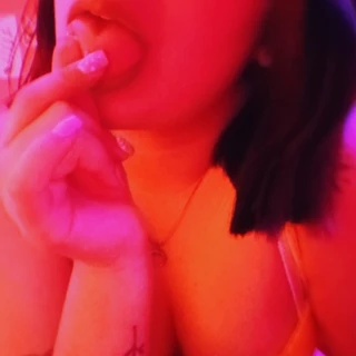 ℙ𝕖𝕒𝕔𝕙𝕪🍑𝔾𝕚𝕣𝕝⚤︎