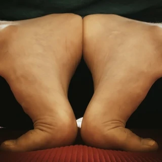 Pies de YogiFeet