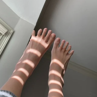 PIGGY PROMISE - CUTE FEET PICS