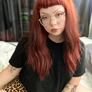 pouty peach♡︎