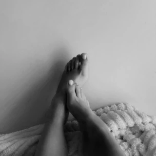PrettyPaws5151 💕🦶🏻☺️