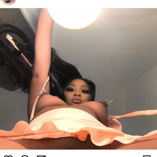 Subscribe to see my wet pussy🍒