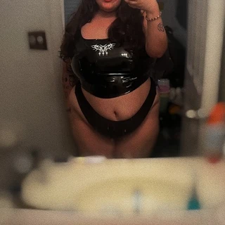 👑