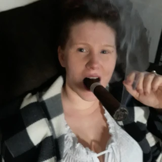 Smokinghotredhead