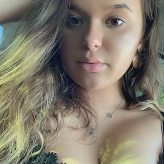 P 🍑🍒💋