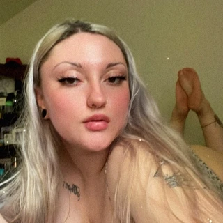 👑