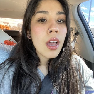 Qt with a big booty (๑>◡<๑)