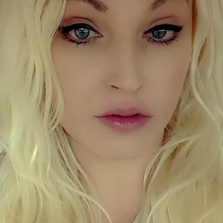 Queen Barbie USA