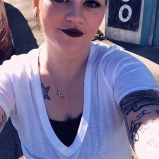 Raelynn Risqué
