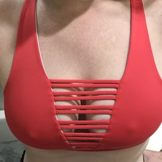 RedHair_PinkNips