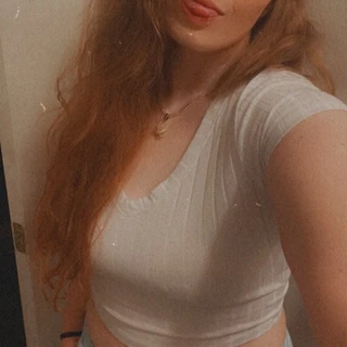 Your favorite strawberry blonde ❤️