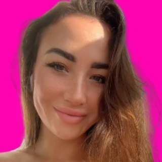 OnlyFans Busty Brunette Regina Sarina