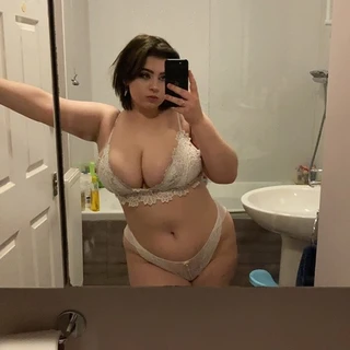 Rhia🖤