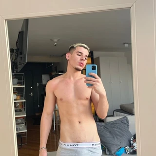 Alejandro ⭐️⭐️😮‍💨