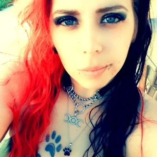 🕷Rebel Hottie 🤟🏻