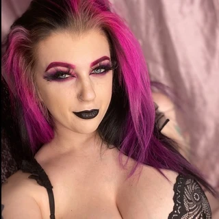 WIN A FREE CUSTOM VID 🎥