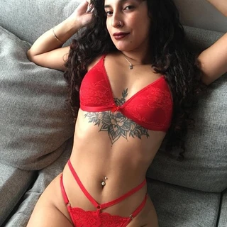 Curly Latin Girl🔥